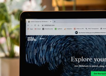 Bildschirm mit modernem, klarem Webdesign